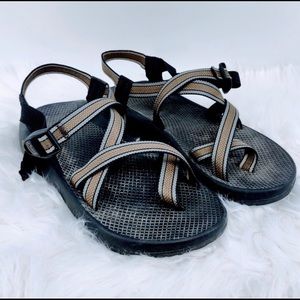 Chaco strappy waterproof sandals size 10